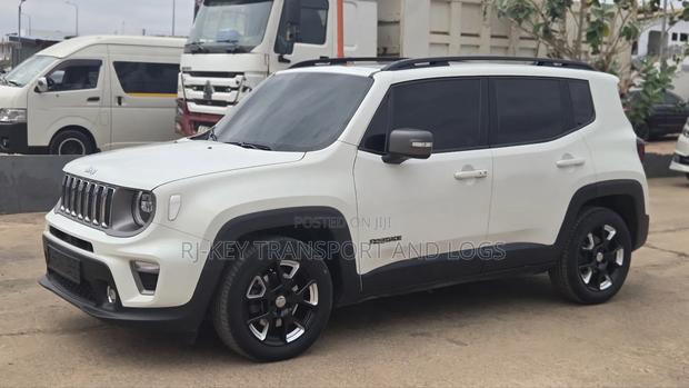 Jeep Renegade 2021 White photo 2