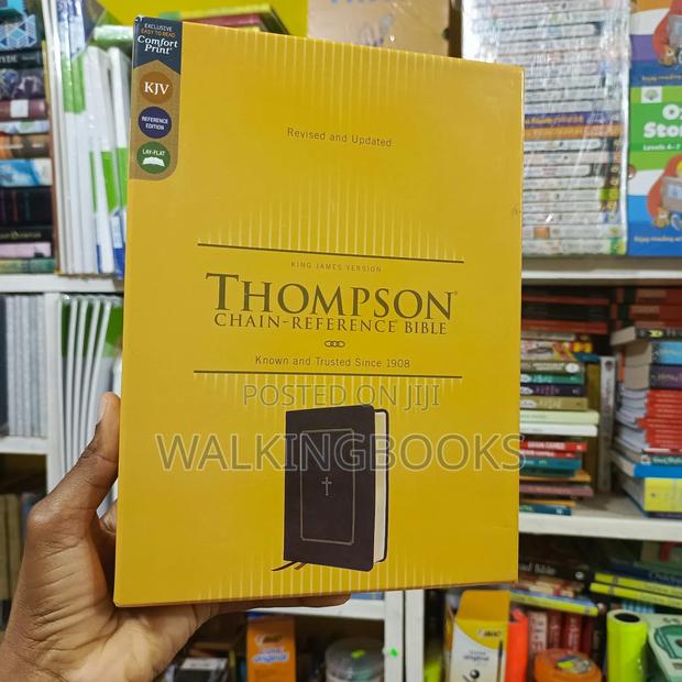 Thompson Chain Reference Bible- Kjv · Photo 2