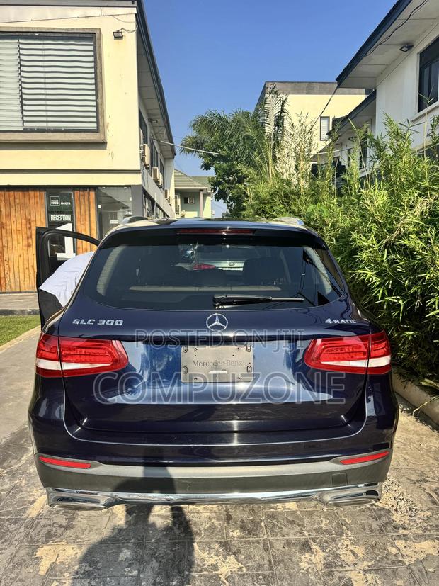 Mercedes-Benz GLC-Class 2016 Blue photo 11