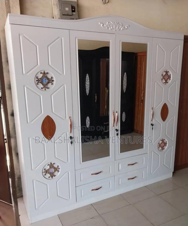 Wardrobe Bremesh Hulurr Caseh