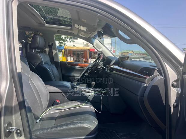 Lexus LX 570 AWD 2021 Silver