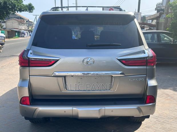 Lexus LX 570 AWD 2021 Silver