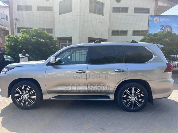 Lexus LX 570 AWD 2021 Silver