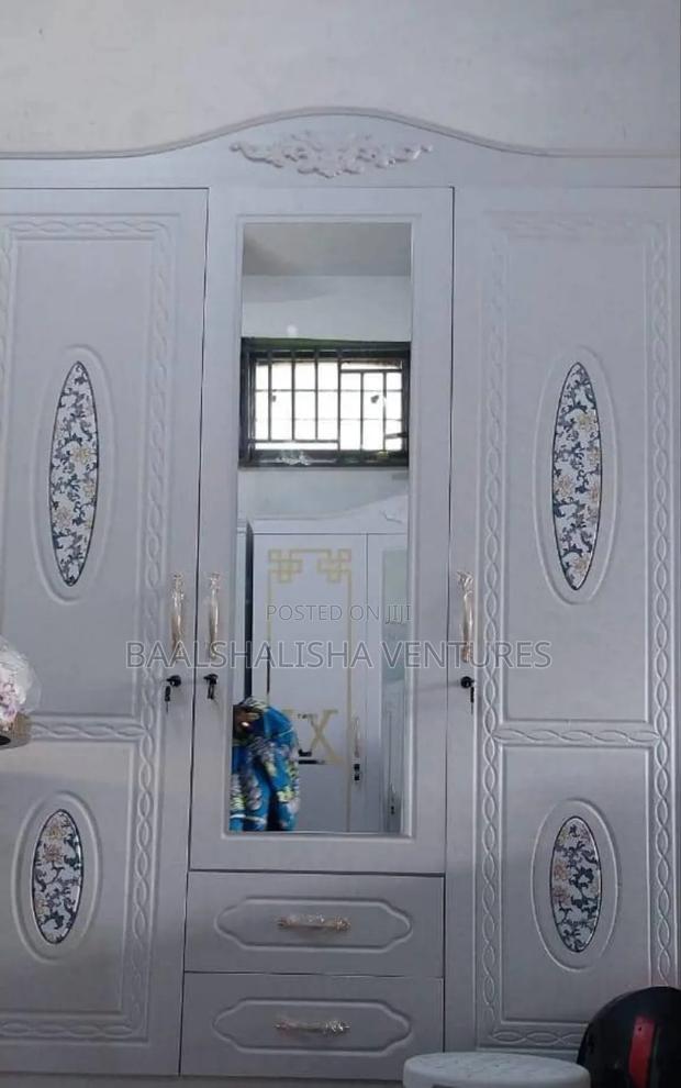 Wardrobe Yawred Veran Careness