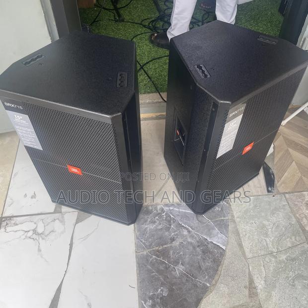 JBL Srx715 Short Range Speakers With Stand photo 3
