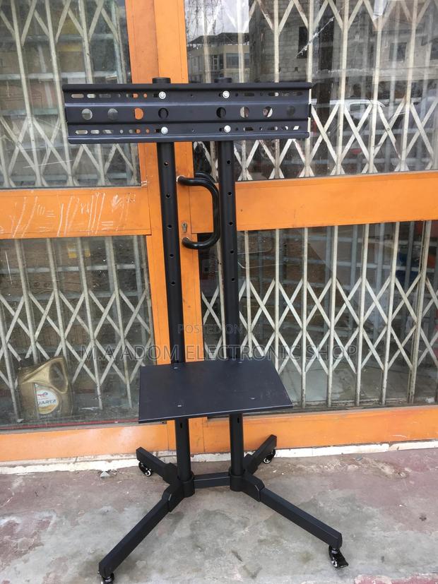 Mobile Tv Trolley for Tv 32”-75” · Photo 2