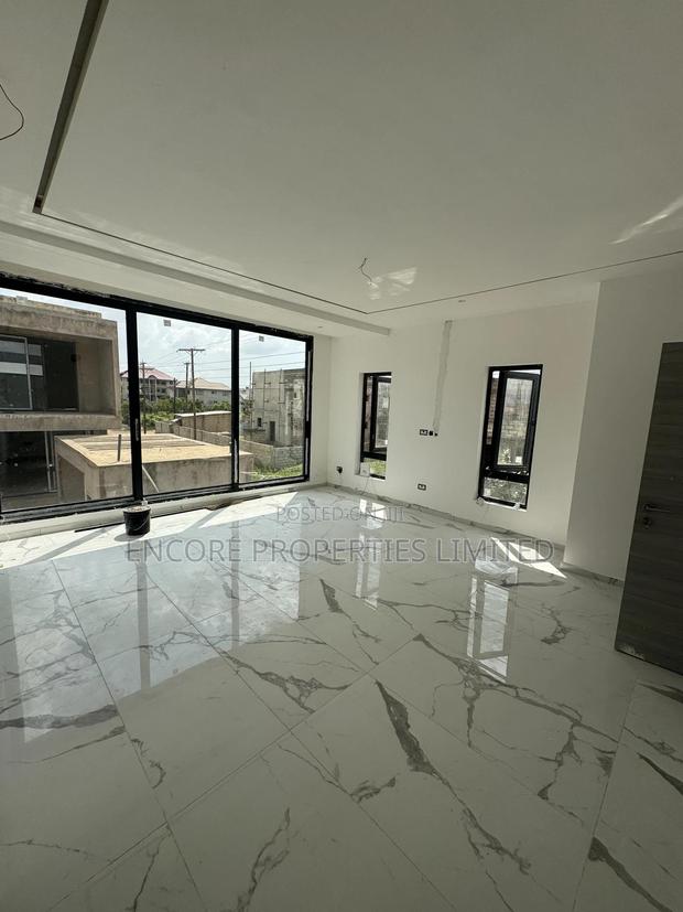 Furnished 5bdrm House in Encore Properties, Lake Side Estate for sale · Photo 4