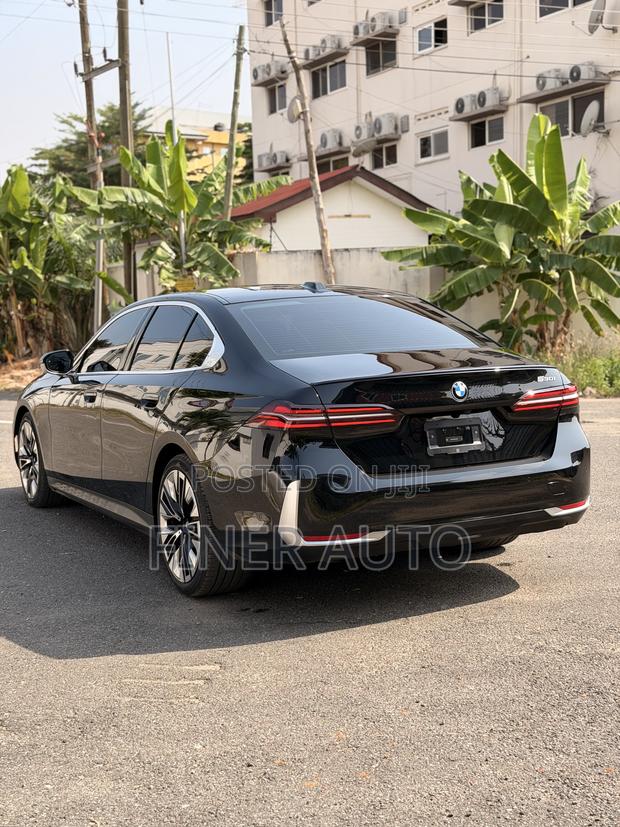BMW 530i 2024 Black