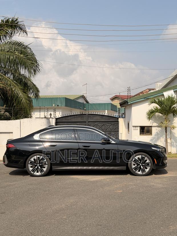 BMW 530i 2024 Black