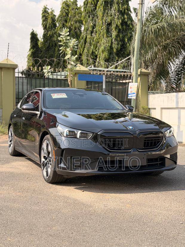 BMW 530i 2024 Black