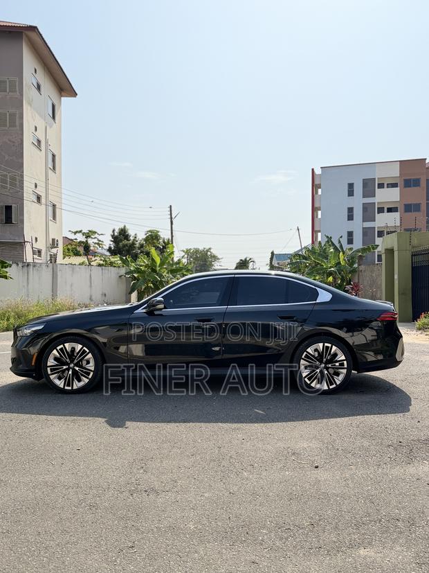 BMW 530i 2024 Black