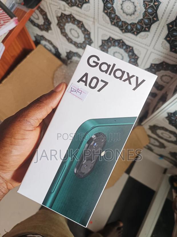 New Samsung Galaxy A07 4G 128 GB Blue photo 2
