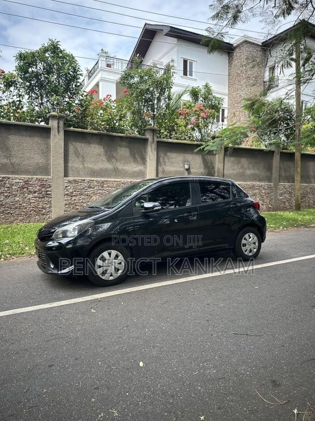 Toyota Vitz 1.3 AWD 5dr 2015 Black