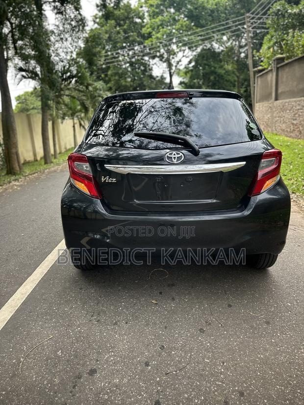 Toyota Vitz 1.3 AWD 5dr 2015 Black