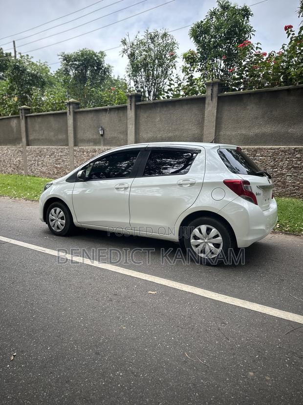 Toyota Vitz 1.3 AWD 5dr 2014 White