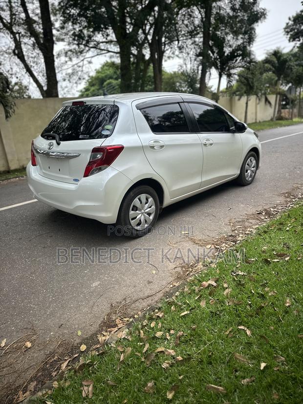 Toyota Vitz 1.3 AWD 5dr 2014 White