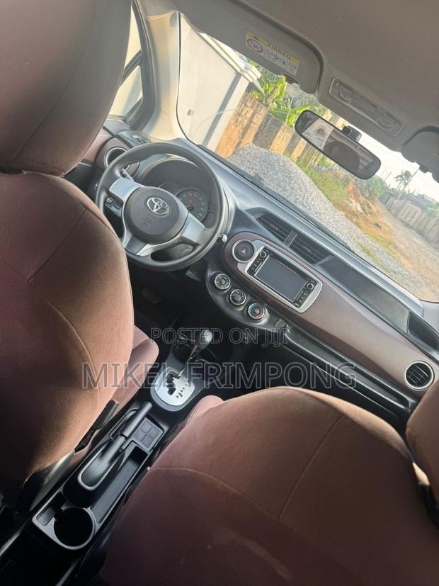 Toyota Vitz 1.3 AWD 3dr 2013 Brown