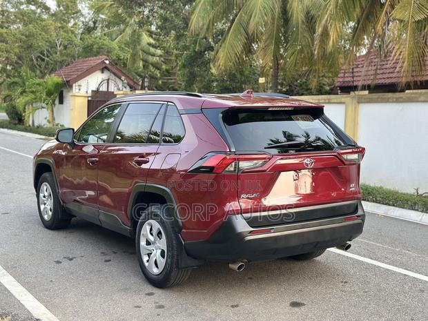 Toyota RAV4 LE AWD 2020 Burgundy