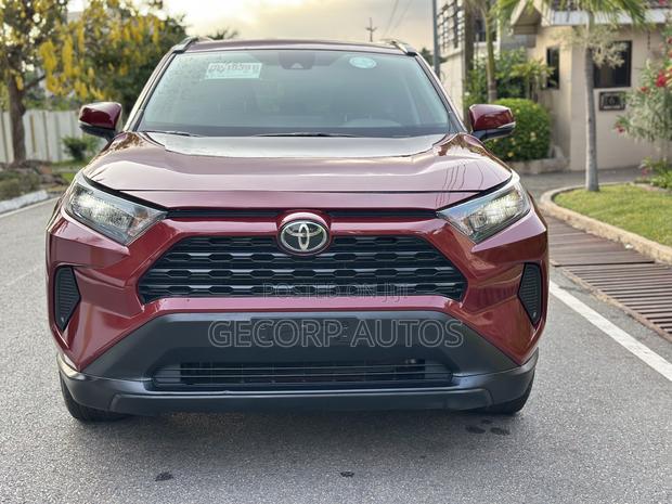Toyota RAV4 LE AWD 2020 Burgundy