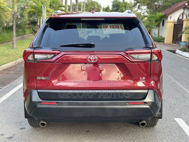 Toyota RAV4 LE AWD 2020 Burgundy