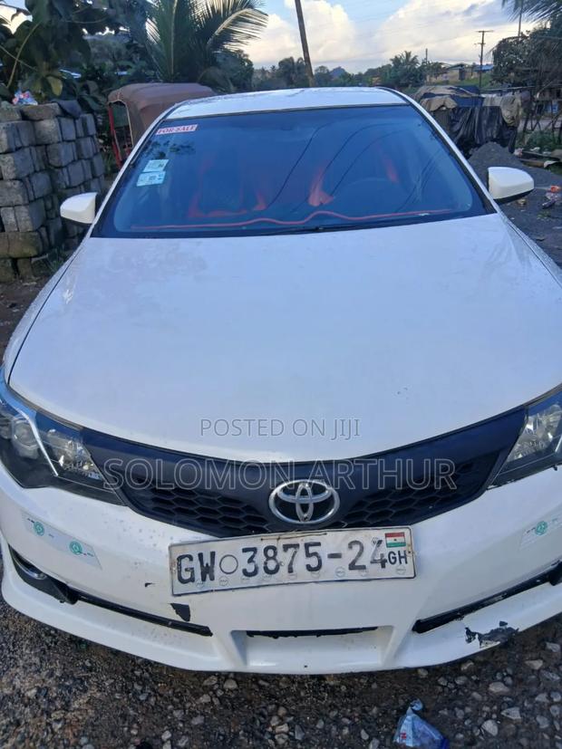 Toyota Camry LE 4dr Sedan (2.5L 4cyl 6A) 2013 White