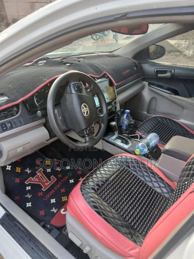 Toyota Camry LE 4dr Sedan (2.5L 4cyl 6A) 2013 White