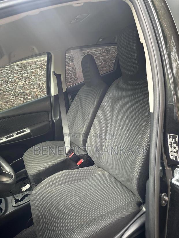 Toyota Vitz 1.3 AWD 5dr 2015 Black