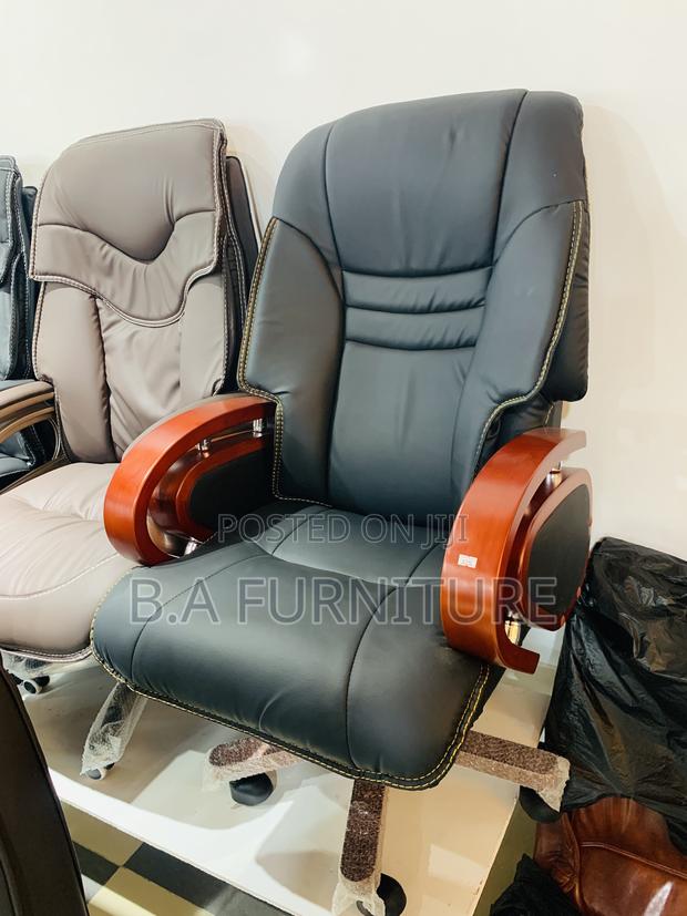 Office Chair - Executive With Wooden Handles · Photo 2