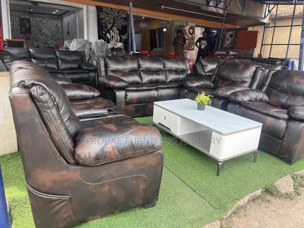 Quality Leather Sofas in Stock at Wholesale Deals · Photo 4