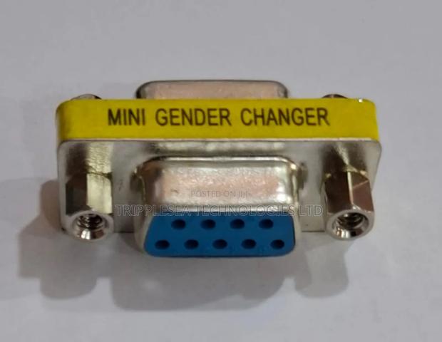 Mini Gender Changer Serial Female to Female · Photo 2