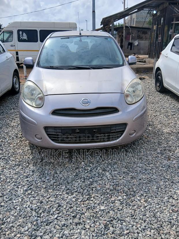 Nissan March 2014 Gold