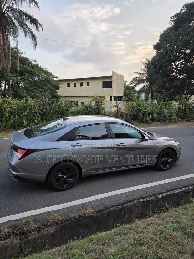 Hyundai Elantra SE 2021 Gray
