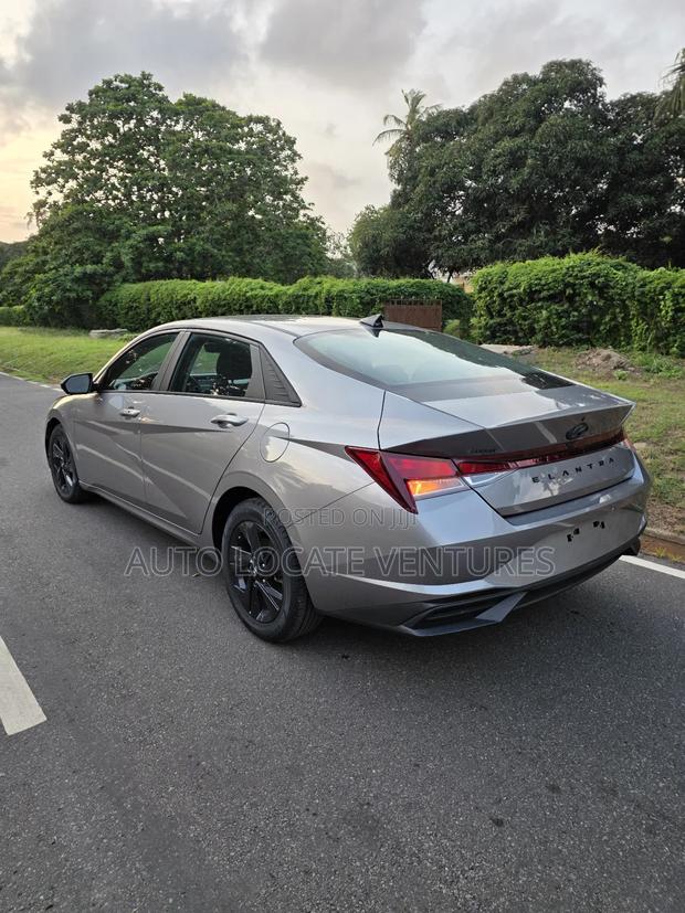 Hyundai Elantra SE 2021 Gray