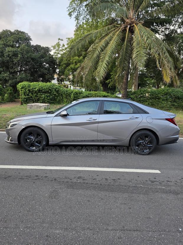 Hyundai Elantra SE 2021 Gray