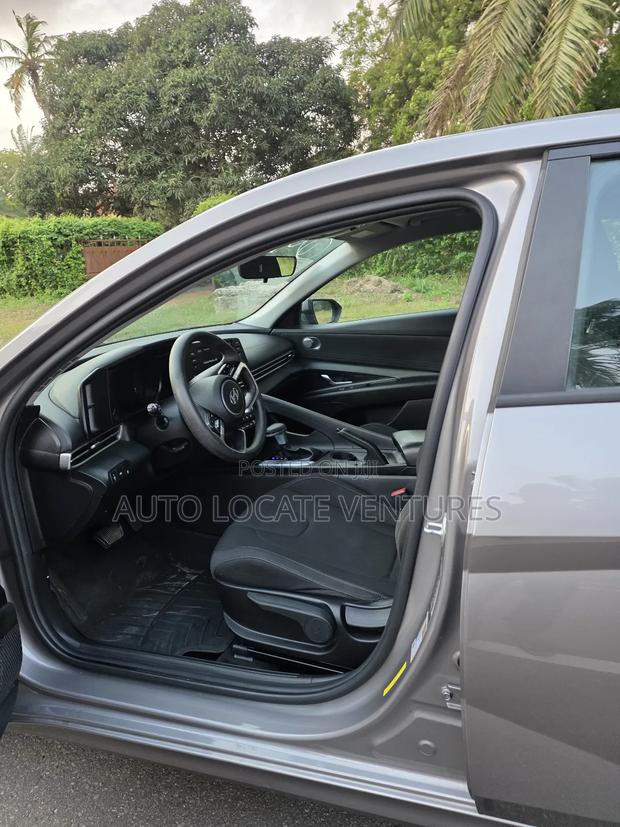 Hyundai Elantra SE 2021 Gray