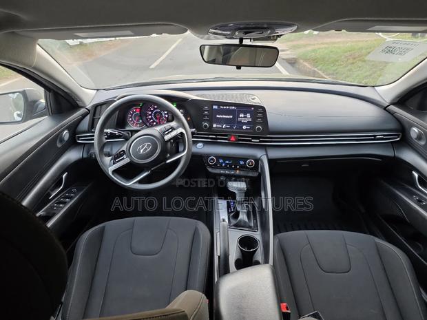 Hyundai Elantra SE 2021 Gray