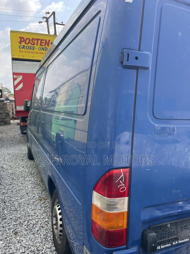 Mercedes-Benz Sprinter 2004 Blue