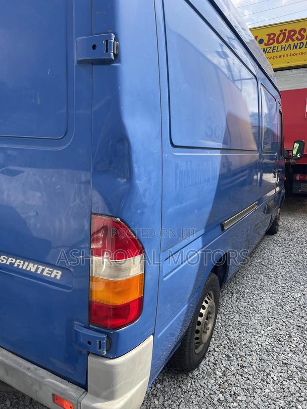 Mercedes-Benz Sprinter 2004 Blue