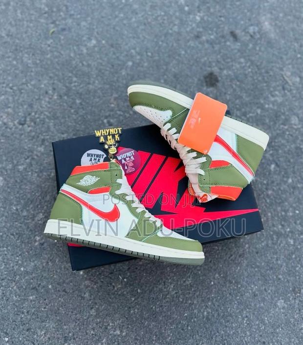 Air Jordan 1 High In Different Colours, Swipe >> · Photo 4