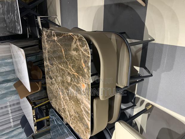 Marble Dining (4 Chairs) · Photo 4