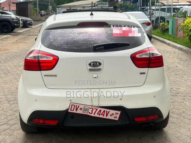 Kia Pride 2014 White