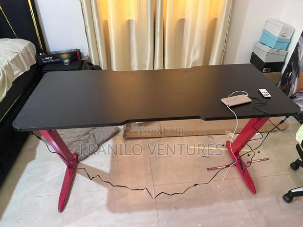 RGB Game Table (Z -Legs) · Photo 4