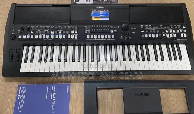 Yamaha PSR Sx600 Electronic Keyboard · Photo 4