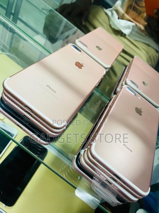 Apple iPhone 7 Plus 32 GB Rose Gold photo 3