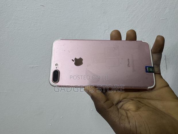 Apple iPhone 7 Plus 32 GB Rose Gold photo 4