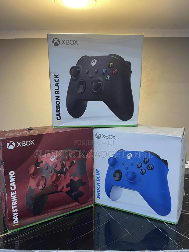 Brand New Xbox Wireless Controllers – Multiple Colors Available! photo 4