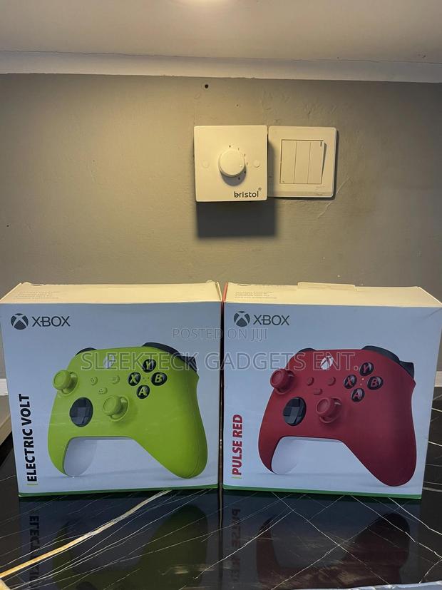 Brand New Xbox Wireless Controllers – Multiple Colors Available! photo 5