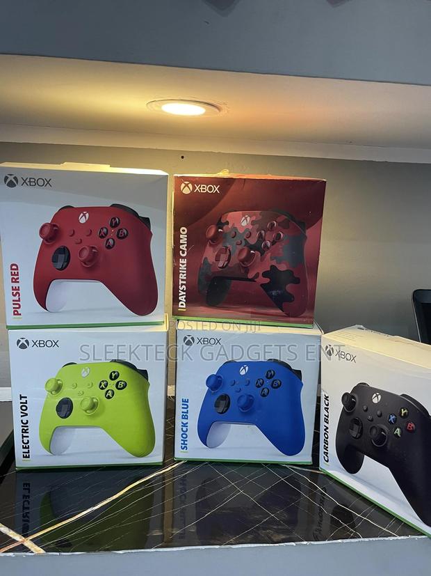 Brand New Xbox Wireless Controllers – Multiple Colors Available! photo 2
