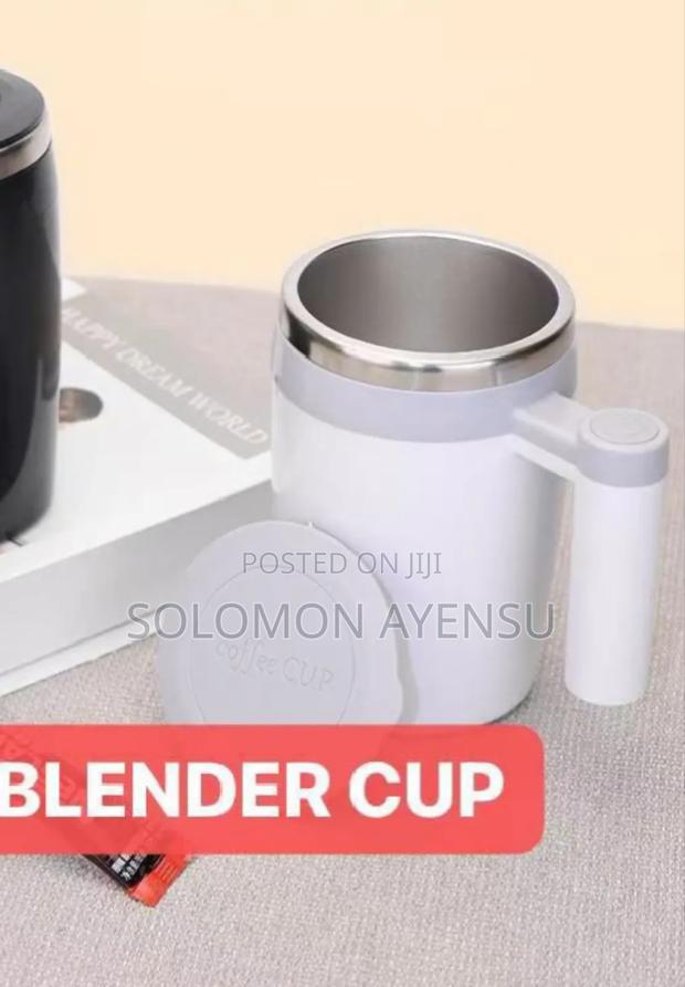 Quality Automatic Self-stirring Magnetic Mugs · Photo 3