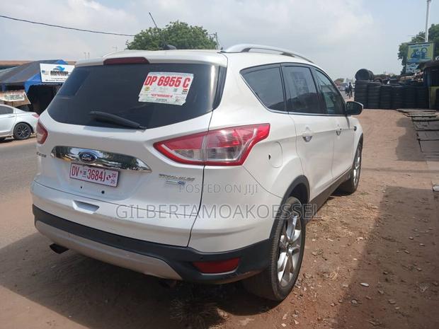 Ford Escape SE 4dr SUV AWD (1.6L 4cyl Turbo 6A) 2014 White